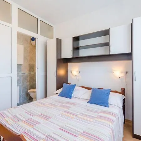 Mia-three Bedroom With Sea View Terrace